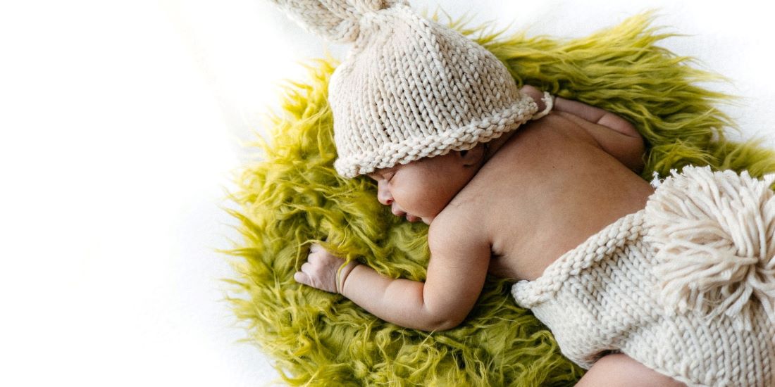 生後2ヶ月の赤ちゃんの過ごし方 体重 授乳間隔 睡眠時間をご紹介 パパママ Com