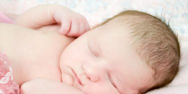 【生後3ヵ月】赤ちゃんの発達と生活を知ろう